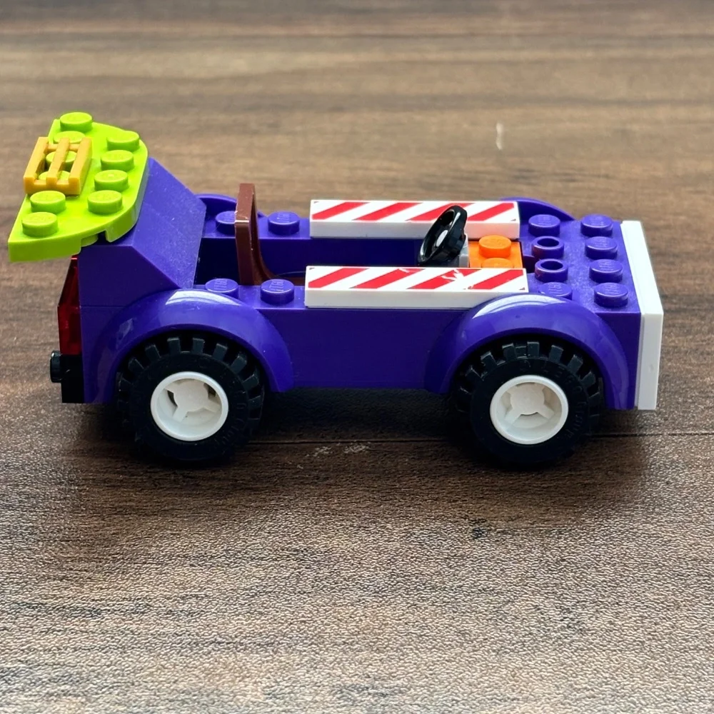 LEGO The Joker Minifigure Hammer Accessory & Car Batcave Attack Set 10763 Toy - Picture 12 of 13